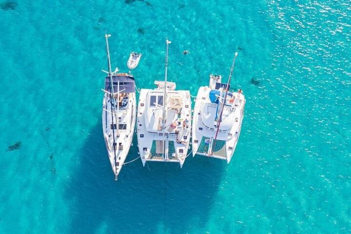 Barco Sobre El Mar *